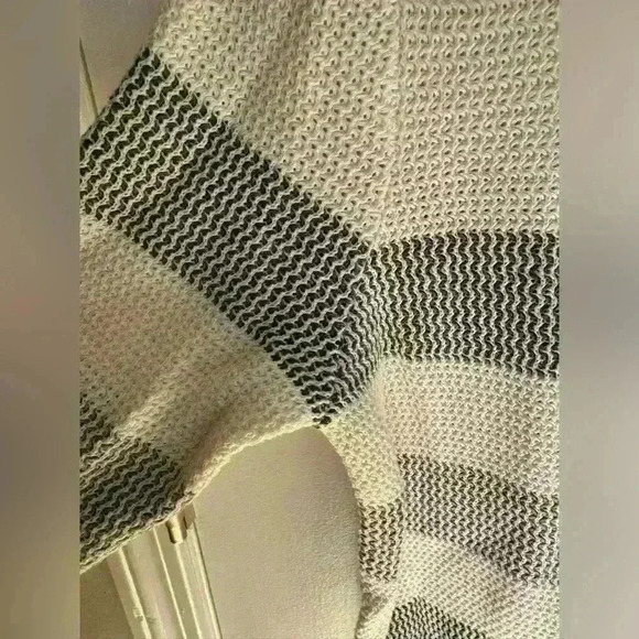 White and grey striped long pullover sweater by Market & Spruce size medium - Picture 9 of 13